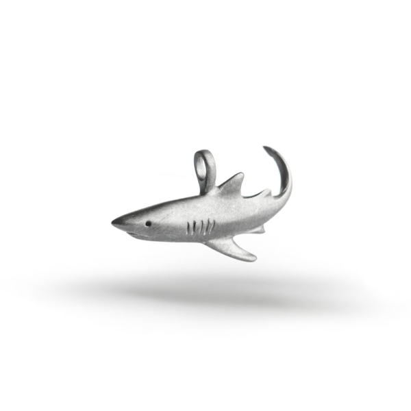 Lungimanus Shark pendant